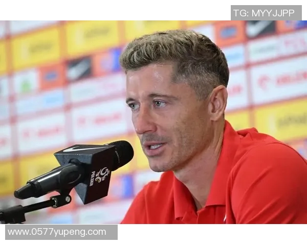 莱万带领球队再创辉煌赛季表现令人瞩目球迷热议未来发展潜力